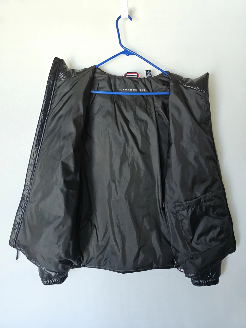 Tommy Hilfiger Men's Hooded Puffer Jacket Shiny Black Size M NWOT